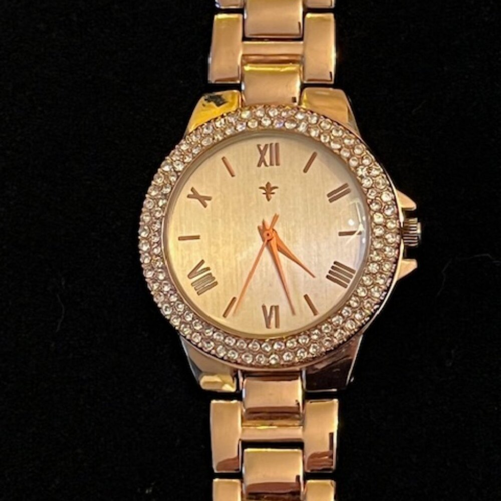 FLEUR DE LIS | Rose Gold-tone finish Large dial Crystal-set bezel-NEW Battery